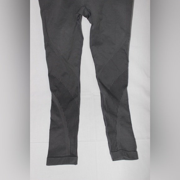 Women’s Zyia Active Seamless Leggings Size Medium - Picture 9 of 13